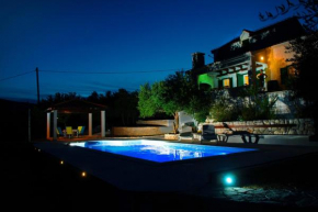  Holiday house with a swimming pool Plano, Trogir - 11897  Кастель Штафилич